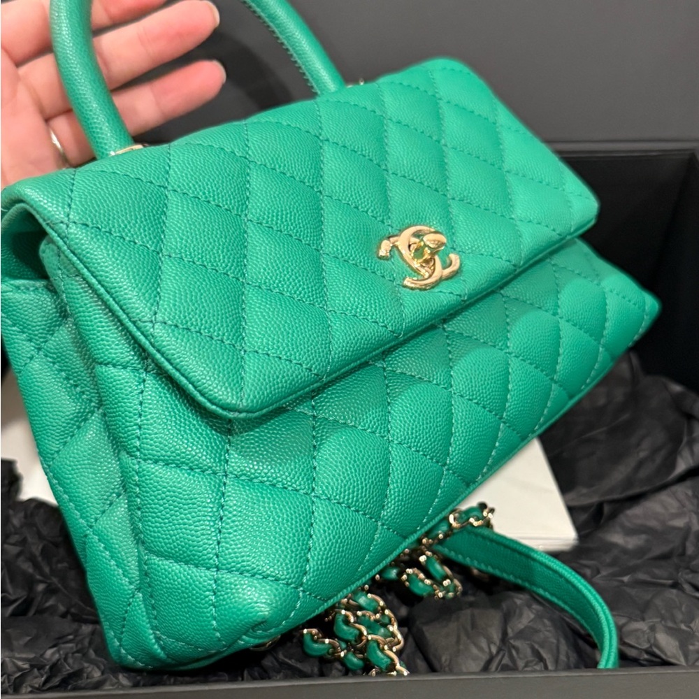CHANEL Green Caviar Coco Top Handle Flap Bag Small GHW - Picture 4 of 15